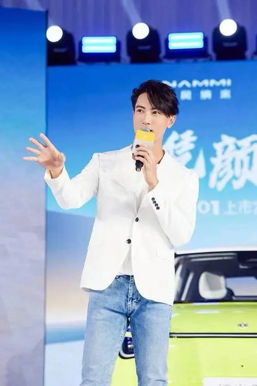 吴尊文莱富豪家族_陈楚河家庭背景_吴尊退出娱乐圈了吗