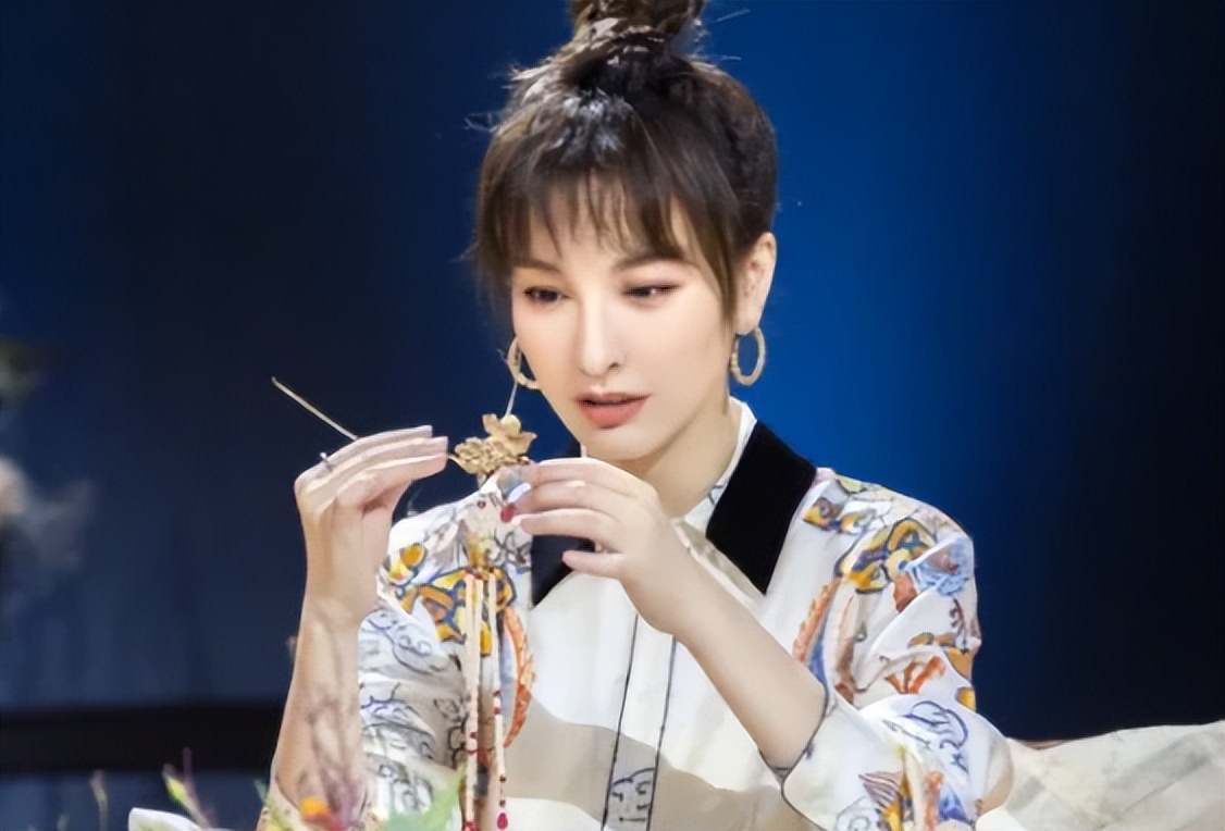 吴昕娱乐圈小说_吴昕 主持人生涯 节目转型