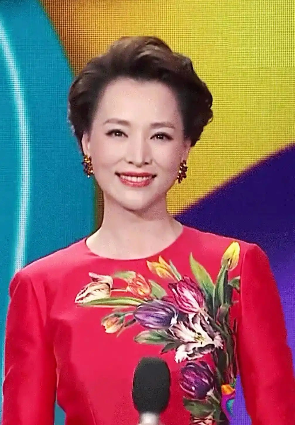 明星卸妆前后颜值对比_国内雀斑多的女明星_娱乐圈真实素颜