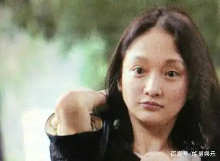 国内雀斑多的女明星_周迅杨颖汤唯舒淇刘雯李沁章子怡素颜照分析_娱乐圈素颜雀斑女明星