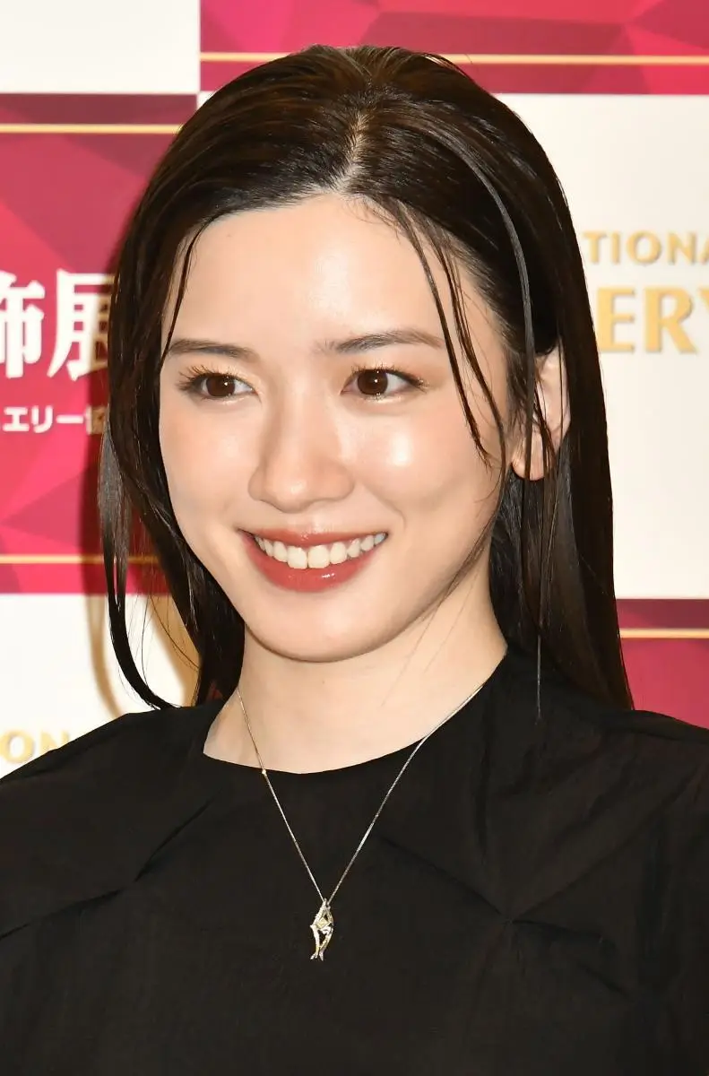 滨边美波 日本新生代女演员演技 广濑铃 日本新生代女演员演技 永野芽郁 日本新生代女演员演技_日本女明星大全