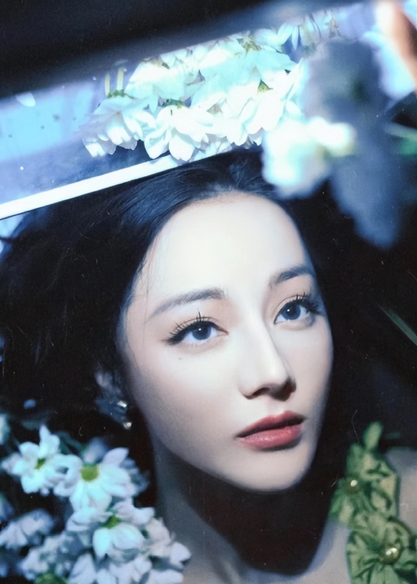 明星热点迪丽热巴,_内娱女明星健康问题_33岁迪丽热巴生病现状